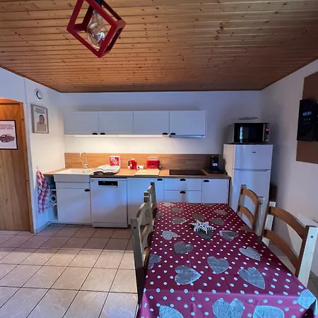 Ferienhaus O' Chenes Rouges - 4-6 Pers Avec Terrasse Vue Et Montagne *