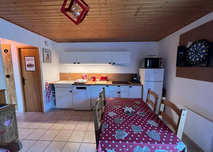 Semesterbostad O' Chenes Rouges - 4-6 Pers Avec Terrasse Vue Et Montagne *